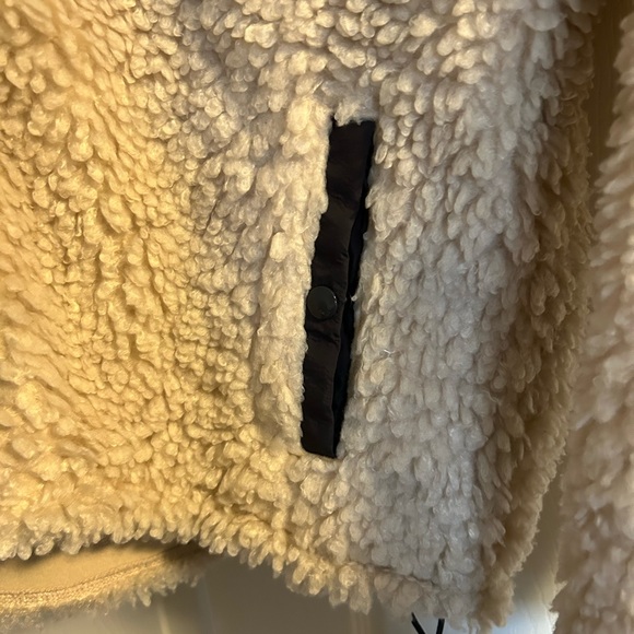 Abercrombie teddy bear coat. Size xl - Picture 3 of 6